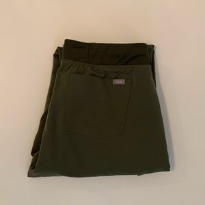 Green Zamora Jogger Figs Scrub Pants. Size Large